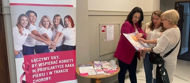 Młode kobiety a ryzyko raka piersi – Różowe Patrole OnkoCafe edukują i zwiększają świadomość profilaktyki