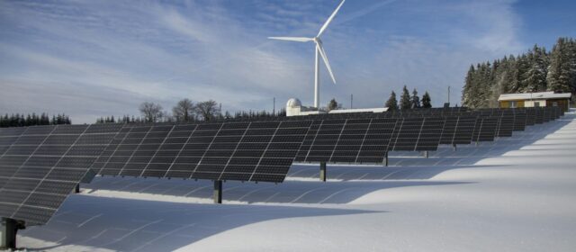 Energia słoneczna a zimowa pora. Czy fotowoltaika jest opłacalna przez cały rok?